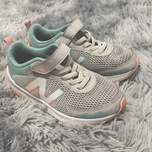 Girls New Balance Shoes